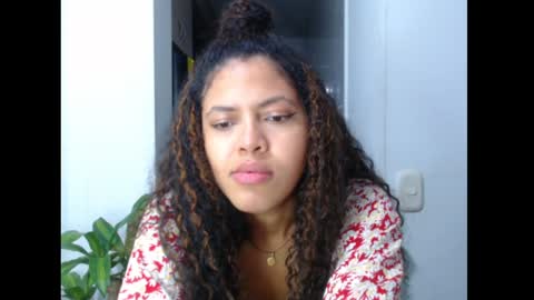 Snapshot of lylii_evans chatting on 3, 12, 2024 lylii_evans online show from 3, 12, 2024