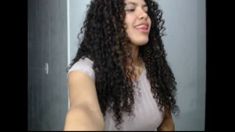 Snapshot of lylii_evans chatting on 7, 1, 2025 lylii_evans online show from 7, 1, 2025