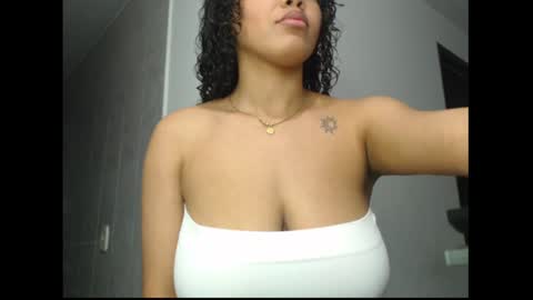 Snapshot of lylii_evans chatting on 15, 1, 2025 lylii_evans online show from 15, 1, 2025