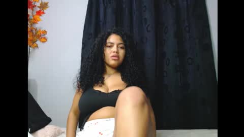 Snapshot of lylii_evans chatting on 15, 10, 2025 lylii_evans online show from 15, 10, 2025