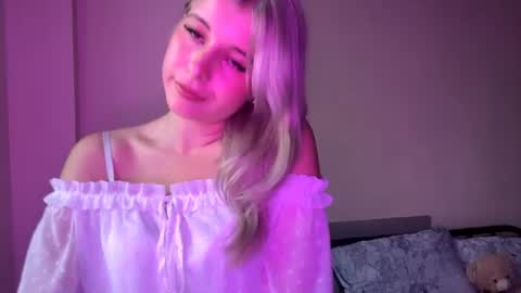 Snapshot of lynatempt chatting on 7, 8, 2026 Luna online show from 7, 8, 2026