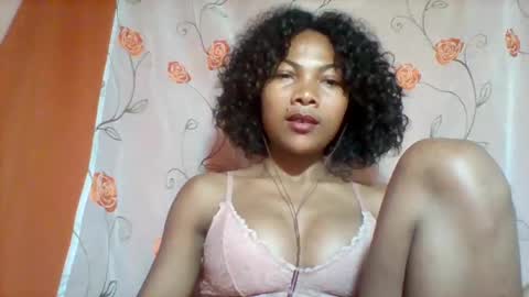 lyndah19 online show from 25, 11, 2025