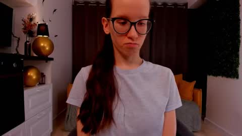 Sara online show from 25, 2, 2025