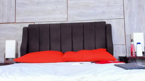 Lynn jonnes online show from 12, 1, 2025