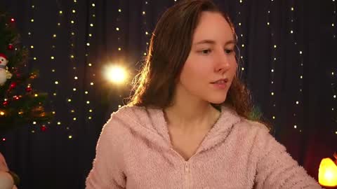 Snapshot of lynn_feline chatting on 1, 1, 2025 Lynn online show from 1, 1, 2025