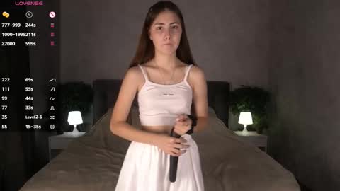 Snapshot of lynnaaspen chatting on 8, 9, 2025 Ellie online show from 8, 9, 2025