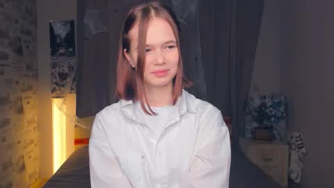 Cozy Lynns room online show from 13, 11, 2025