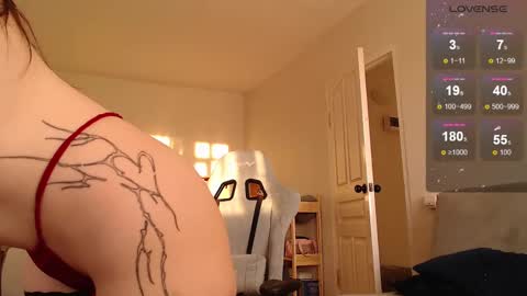 Snapshot of lynne_dawson chatting on 10, 2, 2025 lynne_dawson online show from 10, 2, 2025