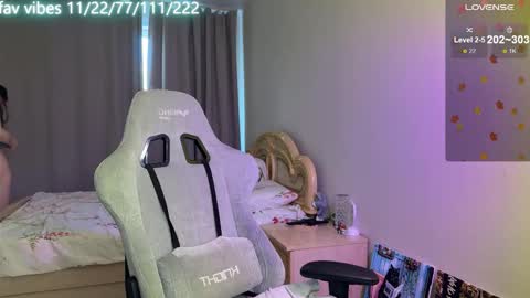 Snapshot of lynne_dawson chatting on 2, 10, 2025 lynne_dawson online show from 2, 10, 2025