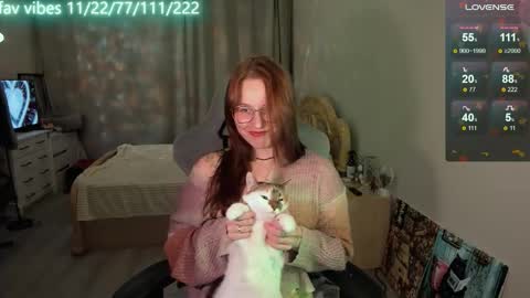 Snapshot of lynne_dawson chatting on 18, 10, 2025 lynne_dawson online show from 18, 10, 2025