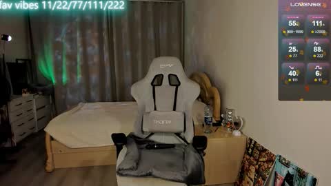 Snapshot of lynne_dawson chatting on 25, 10, 2025 lynne_dawson online show from 25, 10, 2025