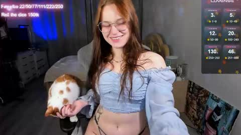 Snapshot of lynne_dawson chatting on 12, 11, 2025 lynne_dawson online show from 12, 11, 2025