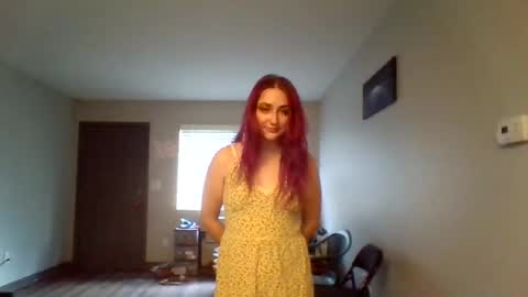 Lynn  online show from 19, 6, 2026