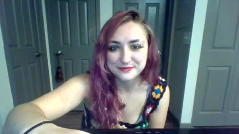 Lynn  online show from 25, 6, 2026
