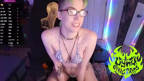 Snapshot of lynxanarres chatting on 1, 10, 2025 Lynx Anarres online show from 1, 10, 2025