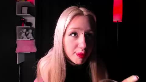 Snapshot of lyra_vie1 chatting on 13, 7, 2026 Lyra 3 online show from 13, 7, 2026