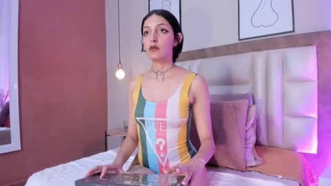 Lyravendrell online show from 12, 1, 2026