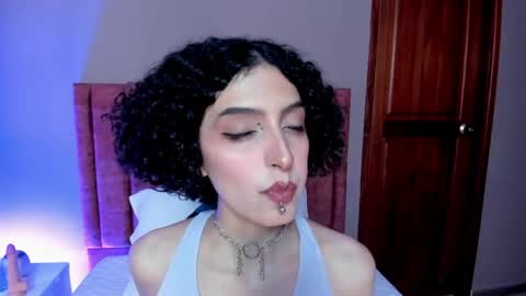 Snapshot of lyravendrell chatting on 24, 4, 2026 Lyravendrell online show from 24, 4, 2026
