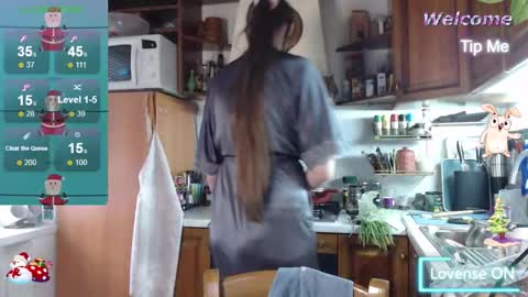 Snapshot of m00n8kiki chatting on 17, 12, 2025 Ksu online show from 17, 12, 2025