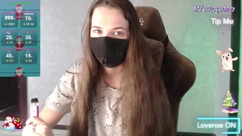 Snapshot of m00n8kiki chatting on 20, 12, 2025 Ksu online show from 20, 12, 2025