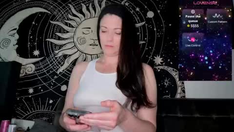 M0lly online show from 17, 5, 2026