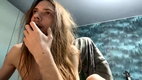 Snapshot of m1shq chatting on 13, 12, 2024 m1shq online show from 13, 12, 2024