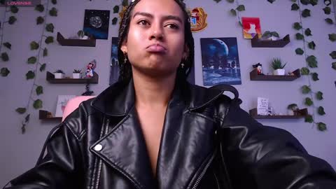 Macey Elliot Modelo Independiente online show from 24, 12, 2024