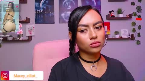 Macey Elliot Modelo Independiente online show from 11, 2, 2025