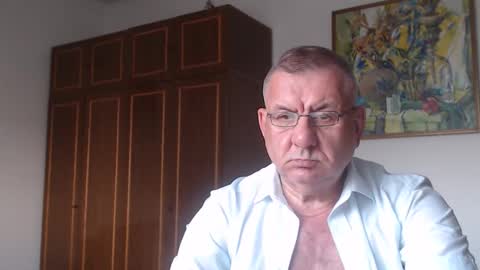 Macho online show from 10, 9, 2025