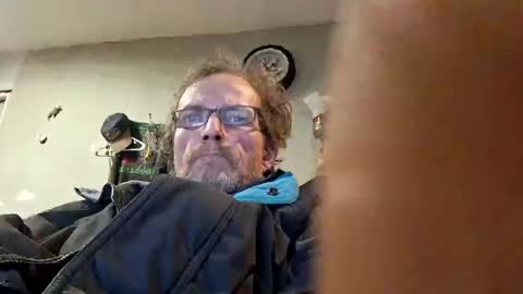 mackdog1369 online show from 17, 2, 2025