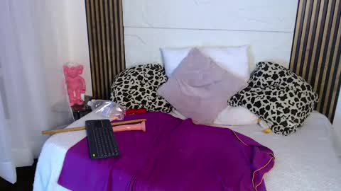 madam_artemisa online show from 8, 3, 2025