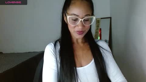 Snapshot of madam_klauss chatting on 9, 2, 2025 EMILY online show from 9, 2, 2025