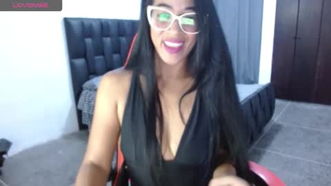 Snapshot of madam_klauss chatting on 21, 10, 2025 EMILY online show from 21, 10, 2025