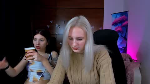 Snapshot of madam_ulis chatting on 4, 1, 2025 Ulis online show from 4, 1, 2025