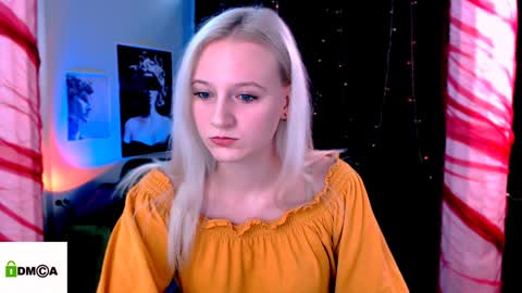 Snapshot of madam_ulis chatting on 8, 1, 2025 Ulis online show from 8, 1, 2025