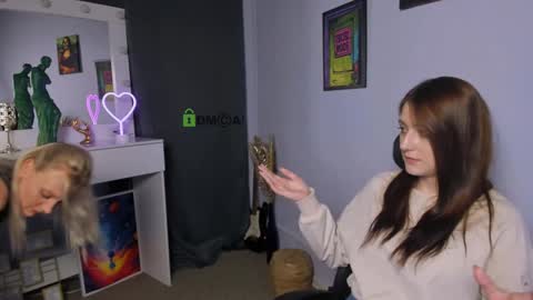 Snapshot of madam_ulis chatting on 8, 2, 2025 Ulis online show from 8, 2, 2025