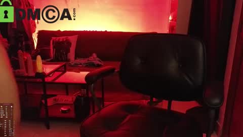 Snapshot of madame_lia chatting on 18, 10, 2025 Madame La online show from 18, 10, 2025