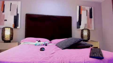 Snapshot of madame_mature1 chatting on 8, 5, 2026 Madame online show from 8, 5, 2026