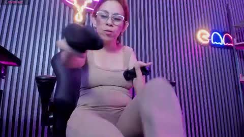 Snapshot of madame_mature1 chatting on 15, 6, 2026 Madame online show from 15, 6, 2026
