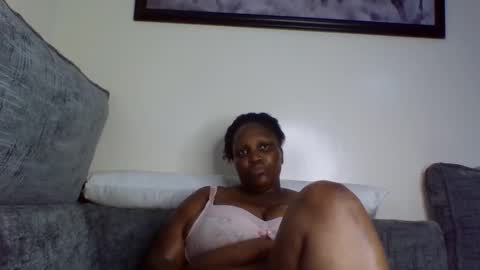 Snapshot of madame_pleasure40 chatting on 19, 5, 2026 madame_pleasure40 online show from 19, 5, 2026