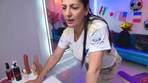 Snapshot of madame_scarllet chatting on 18, 7, 2026 Madame Scarllet online show from 18, 7, 2026