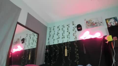 Maddi Avalon online show from 3, 2, 2026