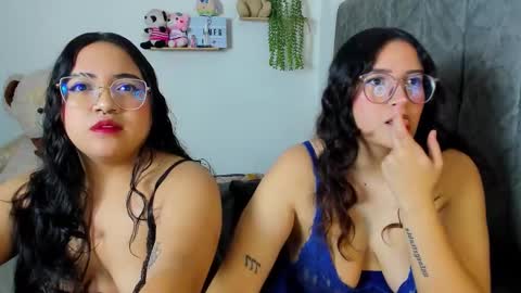 Snapshot of maddie_and_chelsea_ chatting on 28, 9, 2025 Maddie and Chelsea online show from 28, 9, 2025