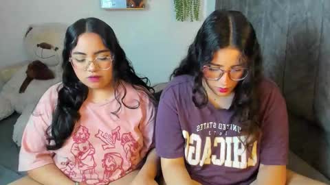 Maddie and Chelsea online show from 22, 12, 2025