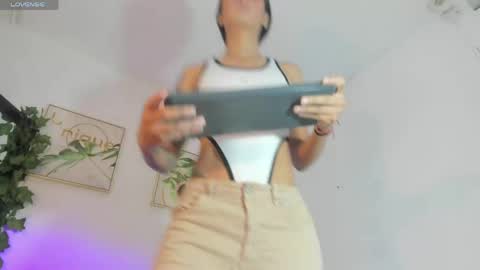 Snapshot of maddie_ray_ chatting on 24, 4, 2026 Maddie Ray online show from 24, 4, 2026