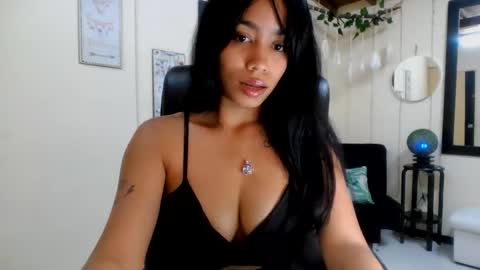 Snapshot of maddie_thompsonn chatting on 24, 10, 2025 maddie_thompsonn online show from 24, 10, 2025