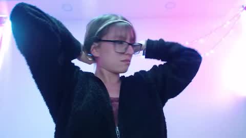 Maddy UwU online show from 16, 12, 2025