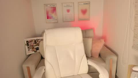 Snapshot of maddy_bronw chatting on 21, 4, 2026 Maddy online show from 21, 4, 2026