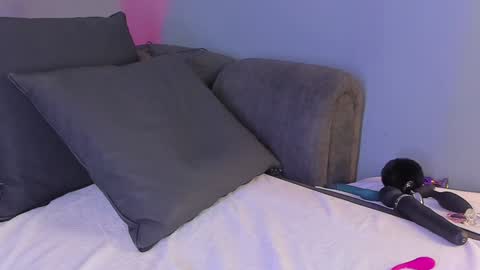 Maddy  online show from 15, 1, 2025