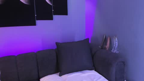 Maddy  online show from 5, 2, 2025